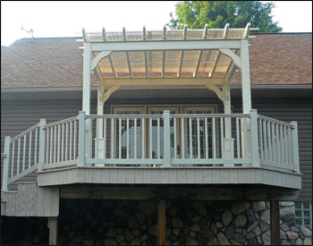 8 X 10 Vinyl Deluxe 4-Beam Pergola shown in Elegant Ivory Vinyl with Lattice Top